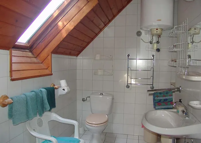 לינה וארוחת בוקר Eifert Haz